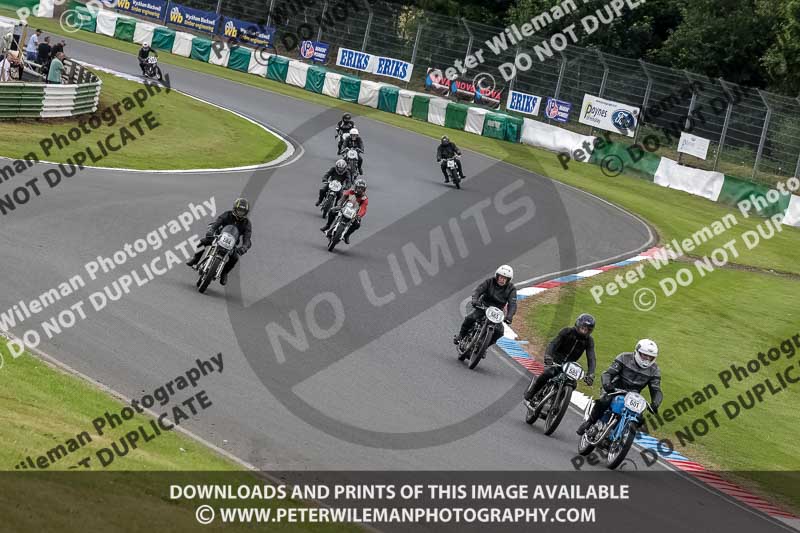 Vintage motorcycle club;eventdigitalimages;mallory park;mallory park trackday photographs;no limits trackdays;peter wileman photography;trackday digital images;trackday photos;vmcc festival 1000 bikes photographs